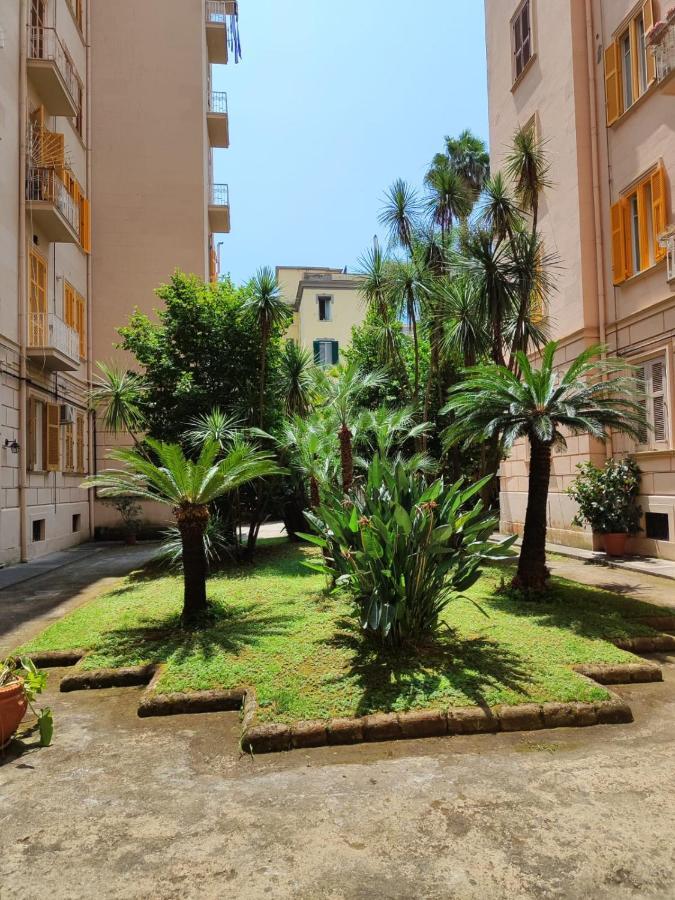 Appartement The House Of The Sunbeam à Naples Extérieur photo