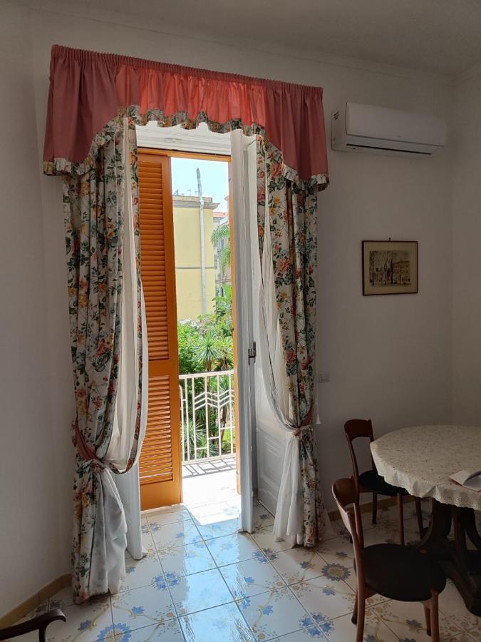 Appartement The House Of The Sunbeam à Naples Extérieur photo
